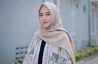 Foto Wanita Cantik Berhijab Modern